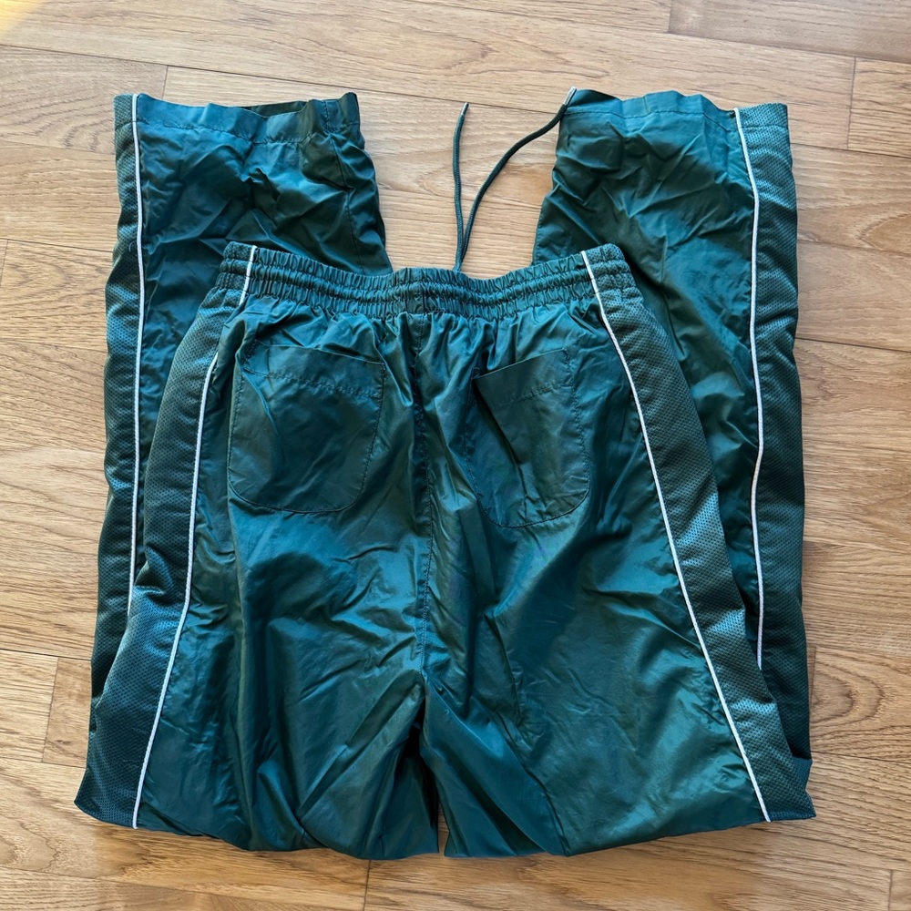 Haddad Apparel Group Green Nylon Lined Sweatpants - Boys Size 20 (XL)